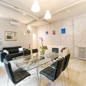  Apartamento Modern Near Colosseum Italia